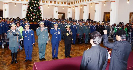 El Presidente Posesiona Al Nuevo Alto Mando Militar El D A Digital