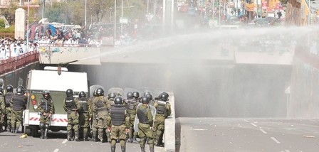 Violencia-se-reinstala-en-La-Paz-por-conflicto-de-salud