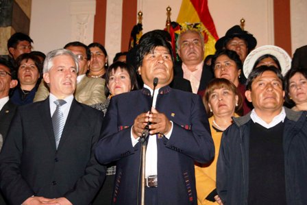Evo-lamenta-muerte-de--Chavez-y-pide-la-unidad-