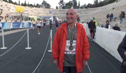 El hombre de 88 años que completó su maratón número 12: La vida se trata de moverse