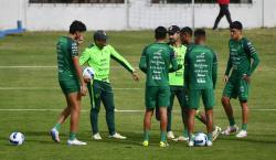 Villegas deja a ocho jugadores y parte a Ecuador con varias novedades