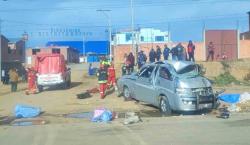 13 muertos en choque entre un camión y un minibús en la carretera La Paz-Oruro