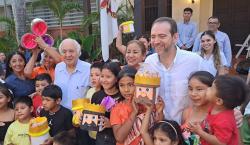 CRE clausuró su paseo navideño con regalos para los niños