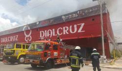 Controlan incendio en importadora de la avenida Cristo Redentor y octavo anillo