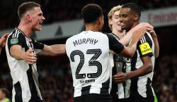 Newcastle sorprende al Arsenal con un triunfo en semifinales de la Copa de la Liga