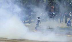 Policía gasificó a sectores que intentaron tomar la sede de campesinos en Cochabamba