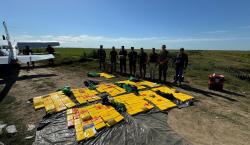 Interceptan en Argentina avioneta con 358 kilos de droga que ingresó desde Bolivia