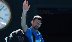 Increíble: Djokovic abandona la semifinal del Abierto de Australia tras perder el primer set ante Zverev