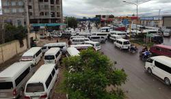 Choferes mantienen protestas en Quillacollo, las salidas desde La Paz a Cochabamba son parciales