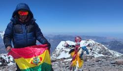 El boliviano Ayaviri hace cumbre en el nevado más alto de Sudamérica