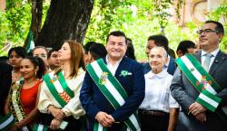 Abucheos a las autoridades y pedidos de libertad para Camacho en actos del Bicentenario cruceño