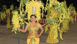 Corso cruceño: Comparsas tradicionales y grupos femeninos se llevan los aplausos del público