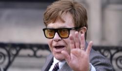 Elton John ya no puede firmar autógrafos debido a su deterioro visual