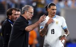 Bielsa convoca a 38 jugadores para duelos ante Argentina y Bolivia