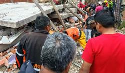 Una llamada clave: El milagroso rescate de una mujer aplastada por los muros de su casa en Sucre