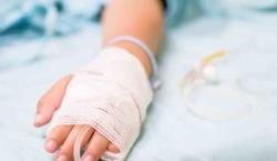 Adolescente acaba en el hospital con una vena reventada por reto de TikTok