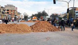 Quinto día de tensión: Colcapirhua sigue bloqueada por el conflicto de la basura en Cochabamba