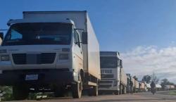 Pobladores amplían cuarto intermedio en carretera a Pailón