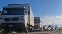 Pobladores amplían cuarto intermedio en carretera a Pailón