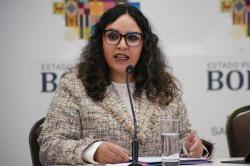 Ministra de Salud reconoce que precios de algunos medicamentos importados subieron hasta un 100%