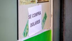 El dólar llega a Bs 16 y escasea en casas de cambio y puestos de librecambistas en La Paz