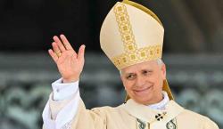 Así son el anillo del pescador y el palio, los símbolos de poder que recibió el papa León XIV