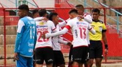 Roja, reclamos y goles: Always Ready aplasta 5-2 a San Antonio