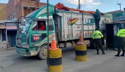 En La Paz, incautan más de 100 litros de combustible escondido en vehículos