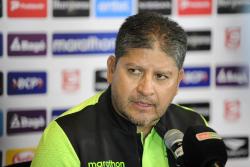 Villegas se reserva el onceno titular: “No voy a dar el equipo”