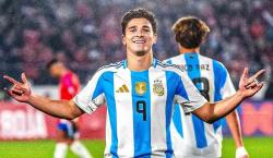 Argentina hunde a Chile con un golazo de Julián Álvarez 