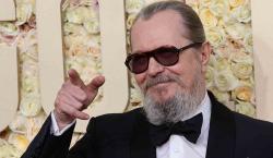 Gary Oldman es nombrado caballero por el rey Carlos III