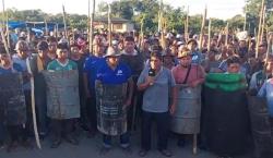 Gobierno afirma que escudos humanos impiden aprehensión de Evo Morales