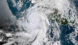 Huracán Flossie se fortalece a categoría 3 en el Pacífico mexicano 
