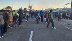 Persiste por segundo día el bloqueo de motataxistas en la carretera Santa Cruz – Warnes
