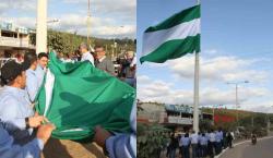 Una gigante bandera cruceña ondea en Camiri por su aniversario