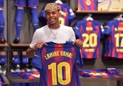 Lamine Yamal hereda la “10”: “Messi hizo su camino y yo quiero hacer el mío”