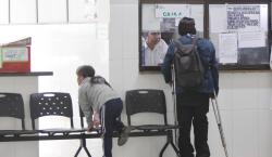 Pacientes con enfermedades graves exigen atención ante constantes paros en hospitales y centros de salud