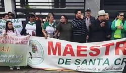 Marcha y bloqueo del magisterio urbano para exigir ítems y ascenso automático de categoría