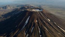 Otro volcán entra en erupción en zona de potente sismo ruso