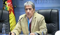 Ministro de Defensa responsabiliza a los medios por los problemas del Gobierno