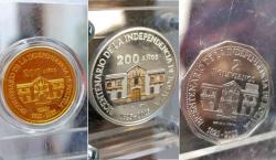 Presentan la colección conmemorativa de tres monedas y un billete por el Bicentenario