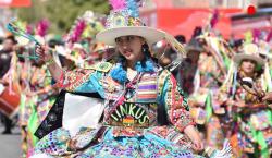 Miles de devotos y danzarines de 75 fraternidades celebran la fe en la Virgen de Urkupiña en Quillacollo