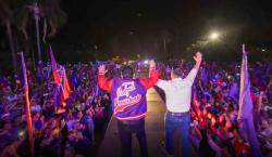 Reyes Villa y Medrano prometen un cambio radical en cierre de campaña en el Plan 3.000 de Santa Cruz