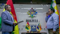 El Ministro de Hidrocarburos posesiona a un nuevo Presidente Ejecutivo de YLB