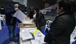 Bolivia a un paso de la decisión histórica: más de 7.9 millones de ciudadanos irán a las urnas
