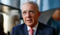 Uribe, primer expresidente colombiano condenado, recupera la libertad mientras se revisa su sentencia