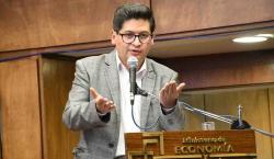 Ministro de Economía califica de “demagógica” la propuesta de Libre y de “cóctel explosivo” la del PDC