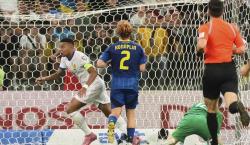 Francia derrota a Ucrania con gol de Mbappé... y lesión de Dembélé