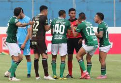 Oriente rescata un empate ante San Antonio con un polémico arbitraje