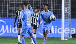 Bolívar sobrevive con un jugador menos y salva un empate ante el Mineiro